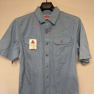 Wrangler Men's Short Sleeve Button Down Shirt Blue Size Medium NWT